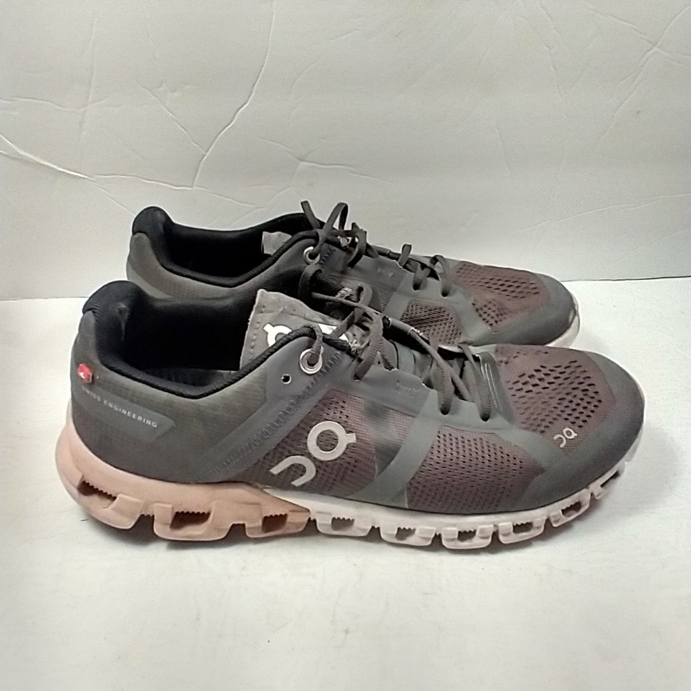 ON Running Cloudflow Lightweight Running Shoes Women's sz 7.5
